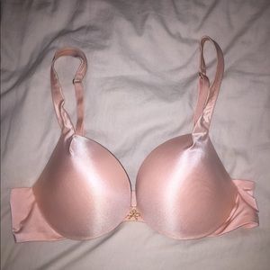 Blush Pink Victoria’s Secret Plunge Bra